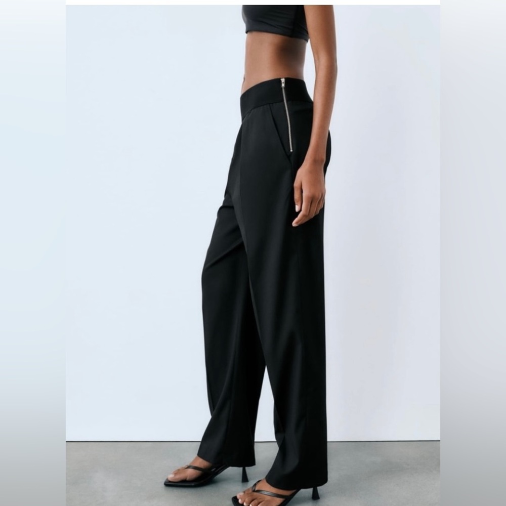 ZARA WOMAN PLEATED ZIPPERED PANTS SIZE XS / L COLOR BLACK NWT